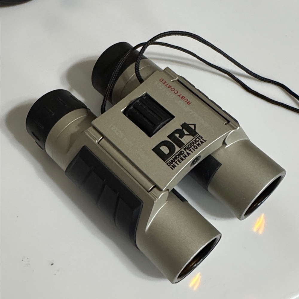 Vanguard Ruby Coated DR-1225 Binoculars with Black and Silver Finish